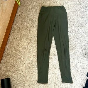 These pants are navy green they are one size fits they are super comfortable.